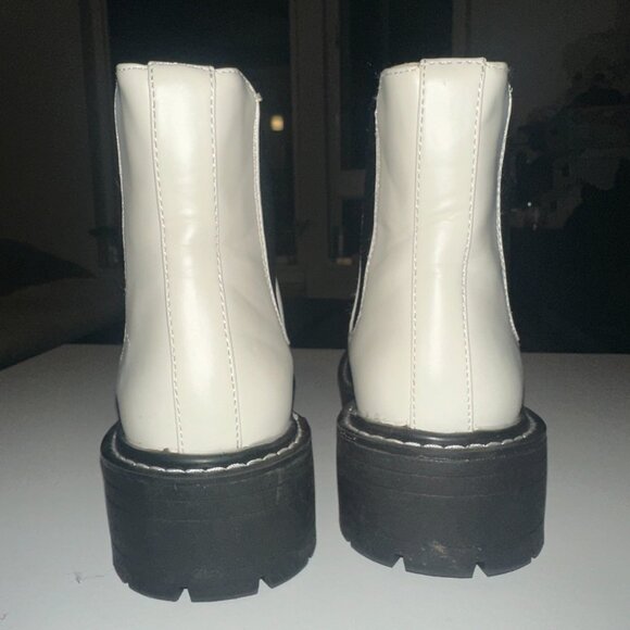 🎀Forever 21 White Slip-On Faux Leather Combat Boot with Chunky Sole - Picture 3 of 4